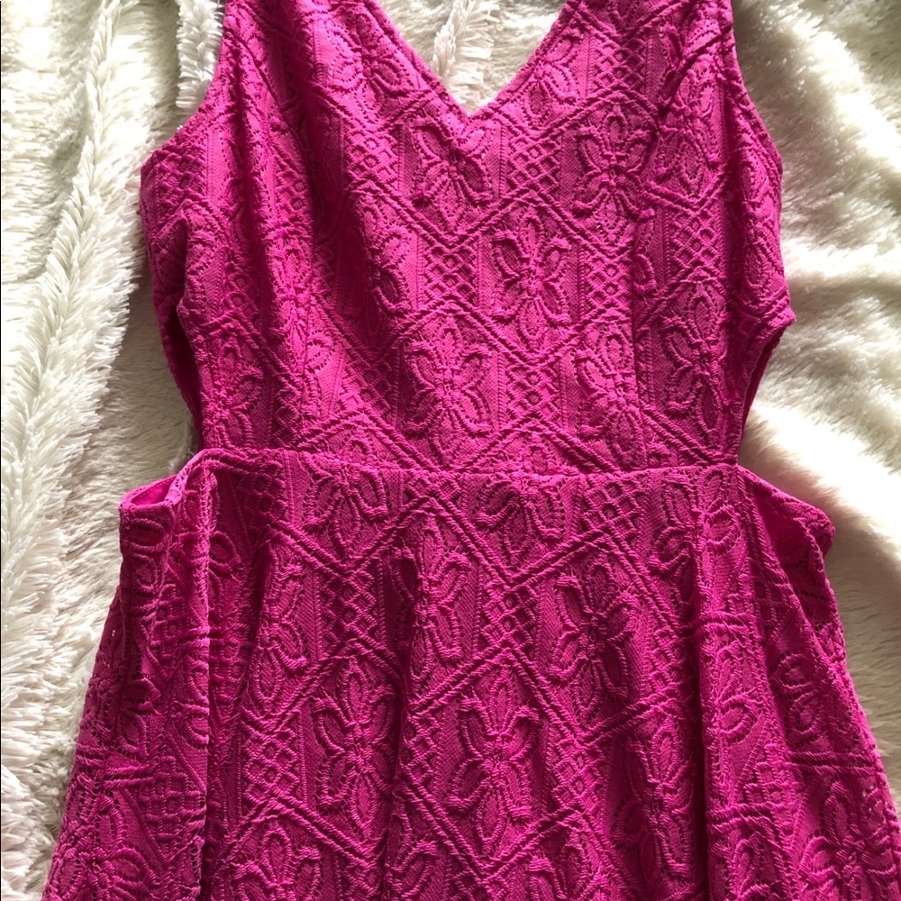 Beautiful Francesca’s pink cutout mini dress - Picture 2 of 4